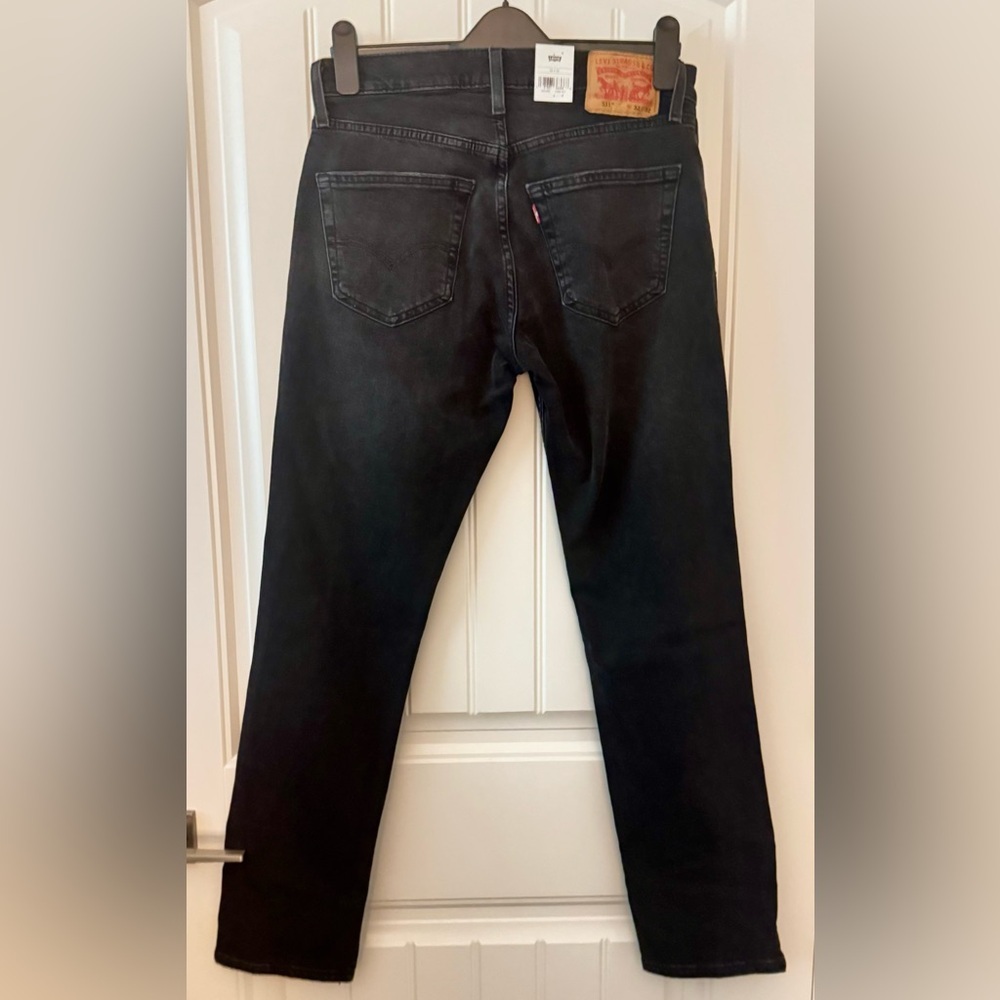 LEVIS
Men's 511 Flex Slim Fit Jean 👖
Size 32/32 - Picture 3 of 6